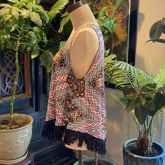 Revolve Aztec print fringed tank top - Picture 5 of 11